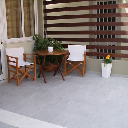 Artemis Rooms Two Steps By The Sea Platanias Exterior foto