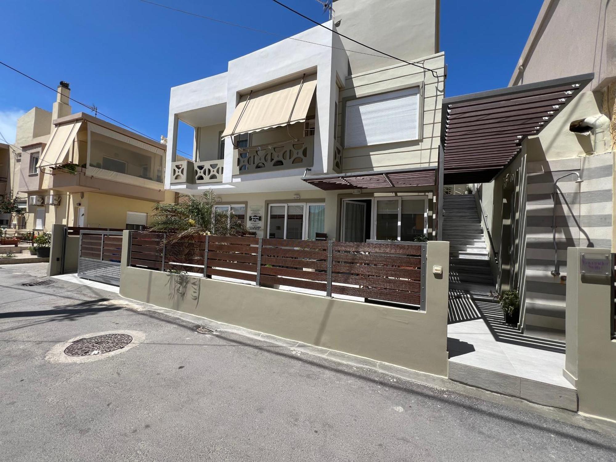 Artemis Rooms Two Steps By The Sea Platanias Exterior foto