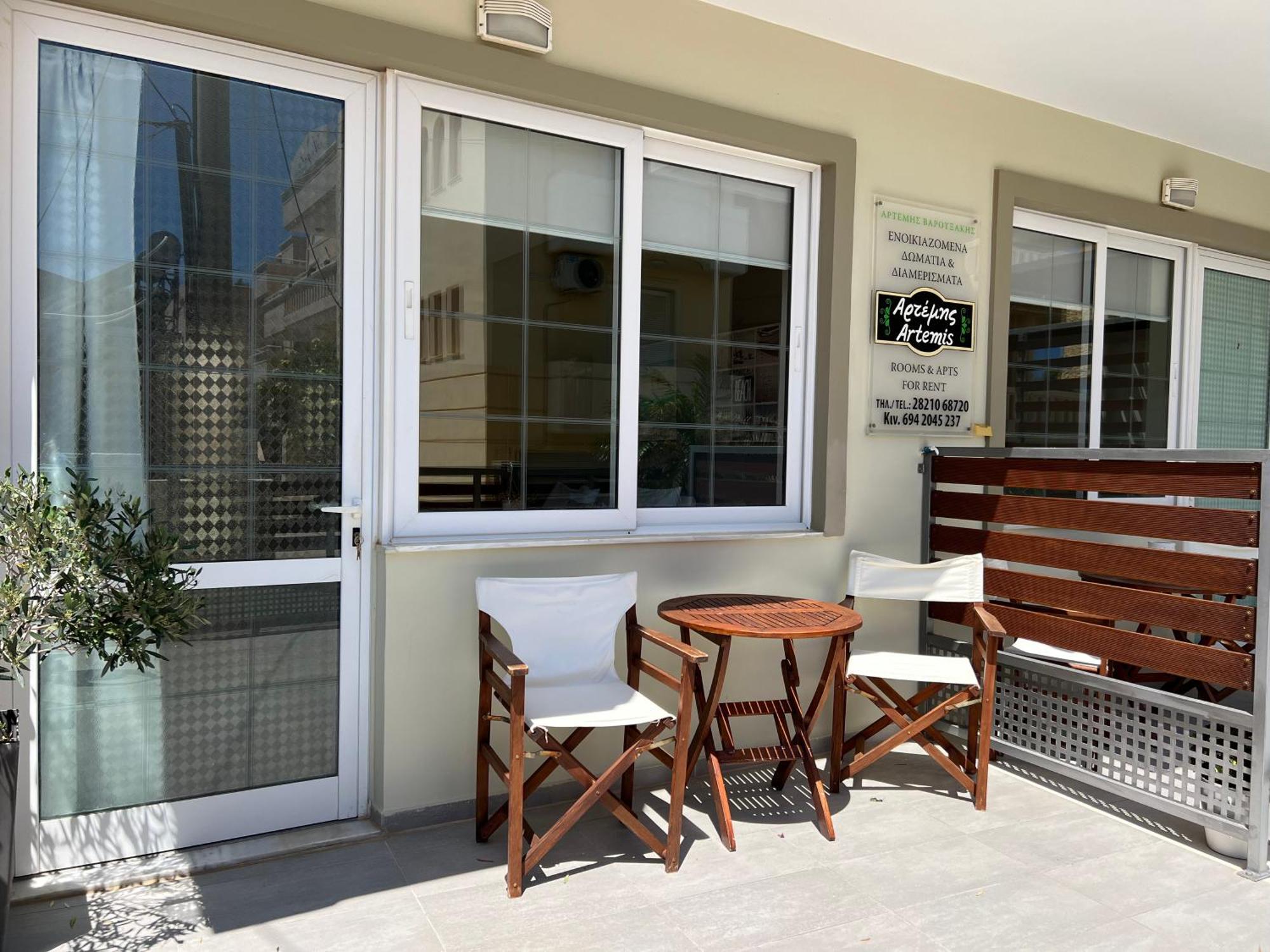Artemis Rooms Two Steps By The Sea Platanias Exterior foto