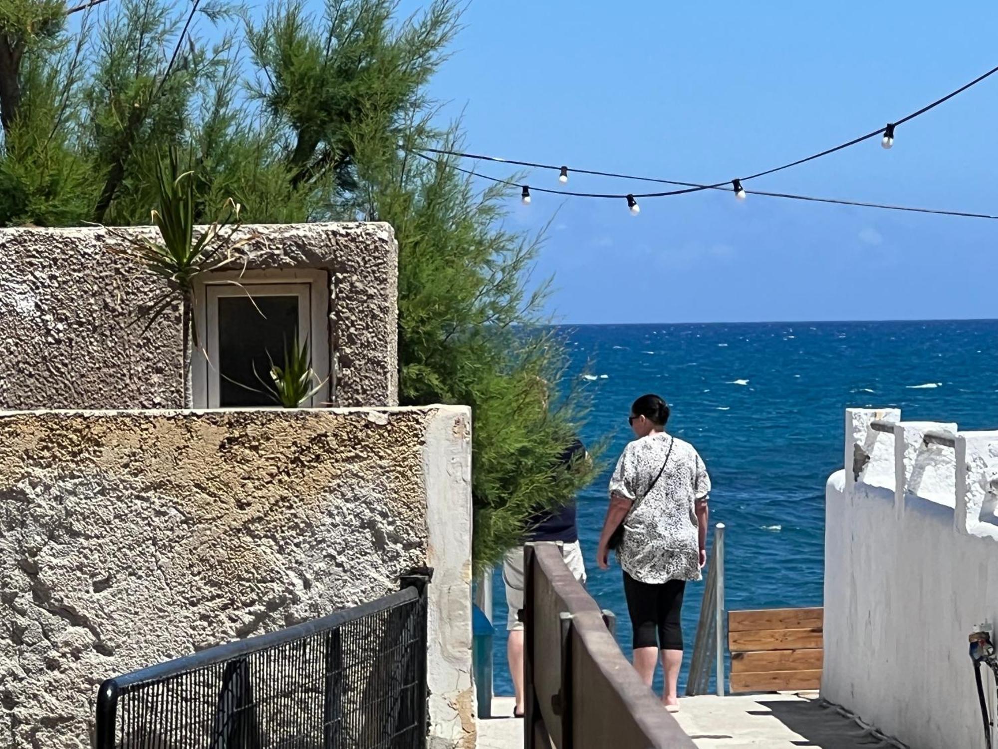 Artemis Rooms Two Steps By The Sea Platanias Exterior foto